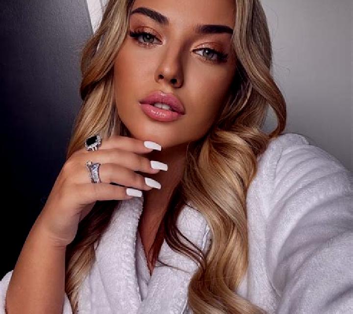 Abril 3 Seva escort