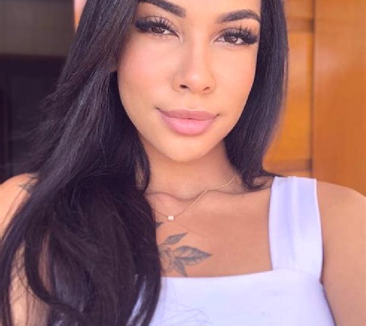 Abril Munana escort