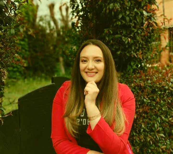 Abril Ohanes escort