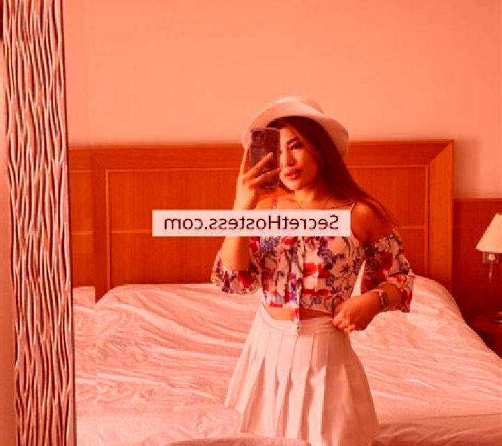 Abril Santibanez de la Sierra escort