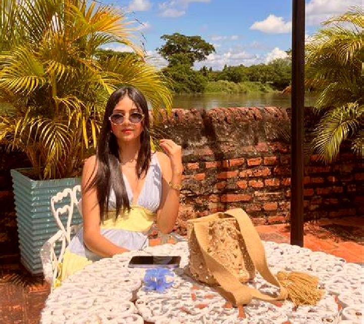 Adriana 2 Valpalmas escort