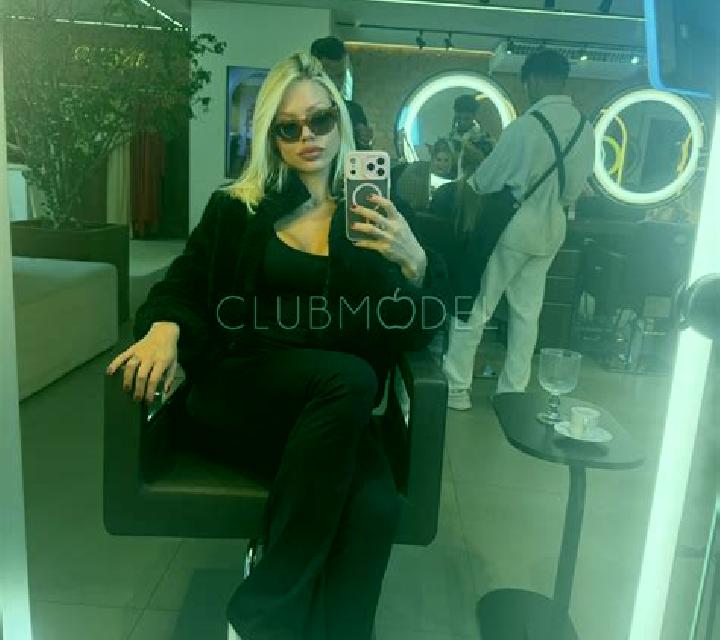 Adriana 3 Almisera escort
