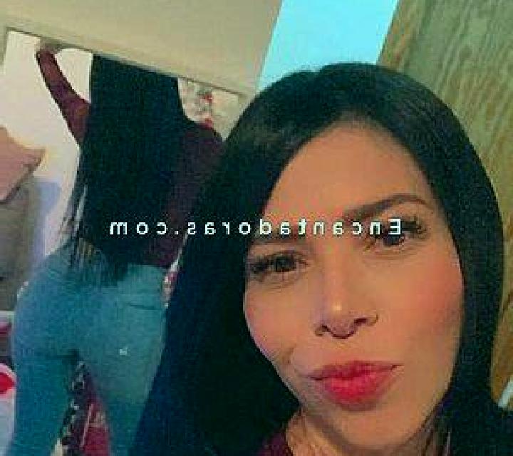 Adriana Ibdes escort