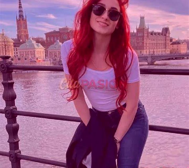 Adriana Iznalloz escort