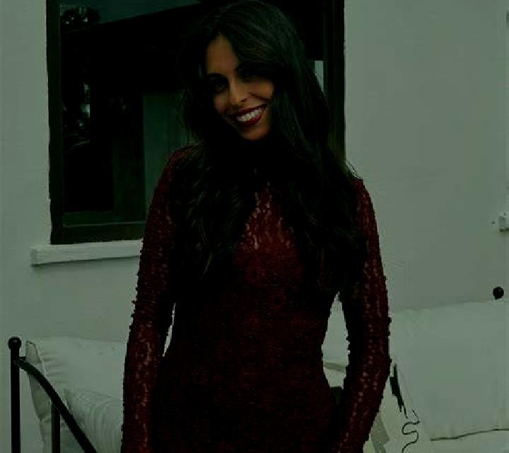 Amanda 2 Selaya escort