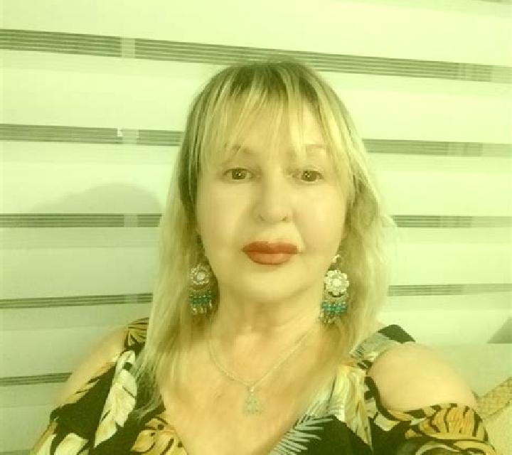 Amanda Mendaro escort