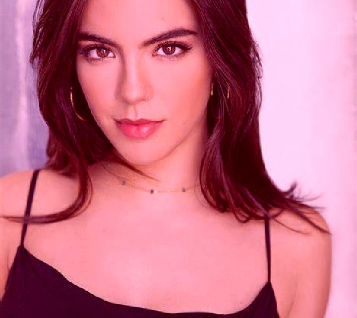 Andrea Castil de Peones escort