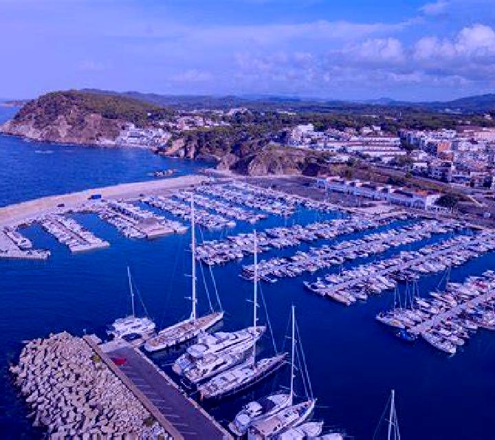 Aurora 2 Cala de Portinatx escort