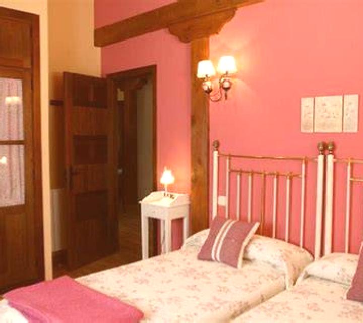 Cayetana Ituero y Lama escort