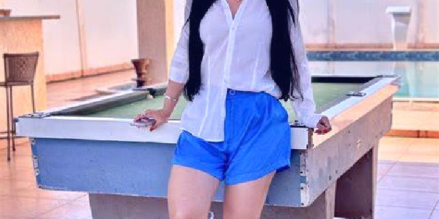 Claudia 2 Petrola escort