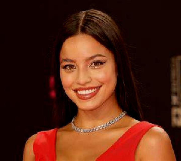 Claudia Castrogonzalo escort