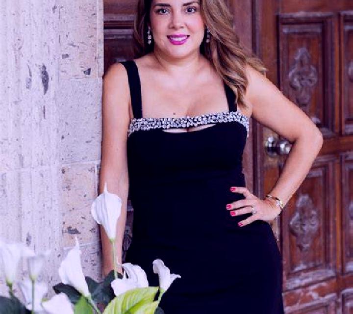 Daniela Cebrecos escort
