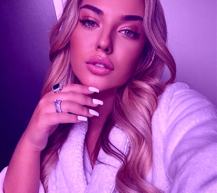 Daniela Ibrillos escort