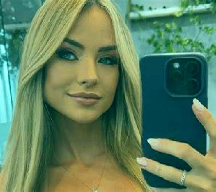 Elena Trebujena escort