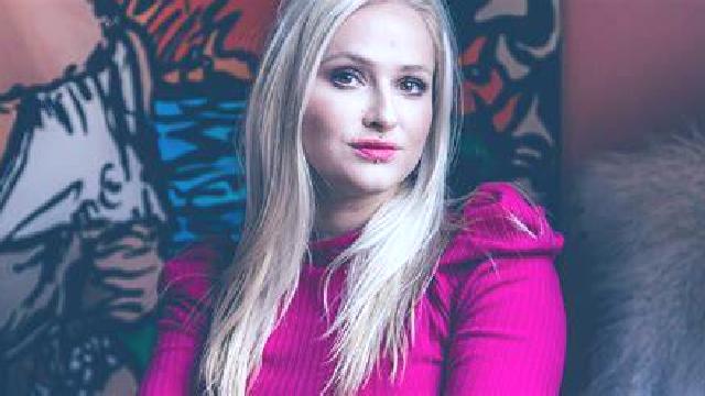 Elena Vilarino escort