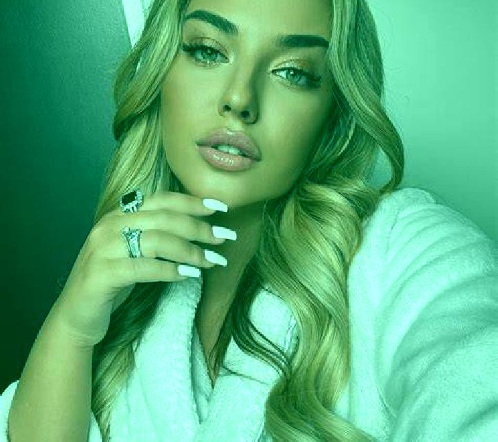 Emilia 2 Barcience escort