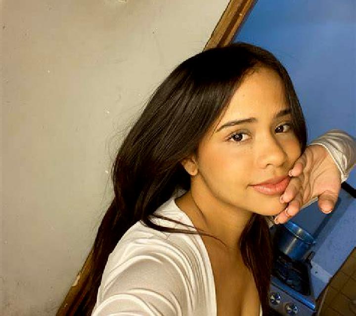 Emilia 2 Burela de Cabo escort