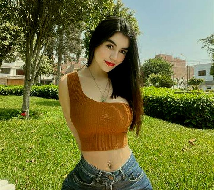 Emilia 3 Bolvir escort