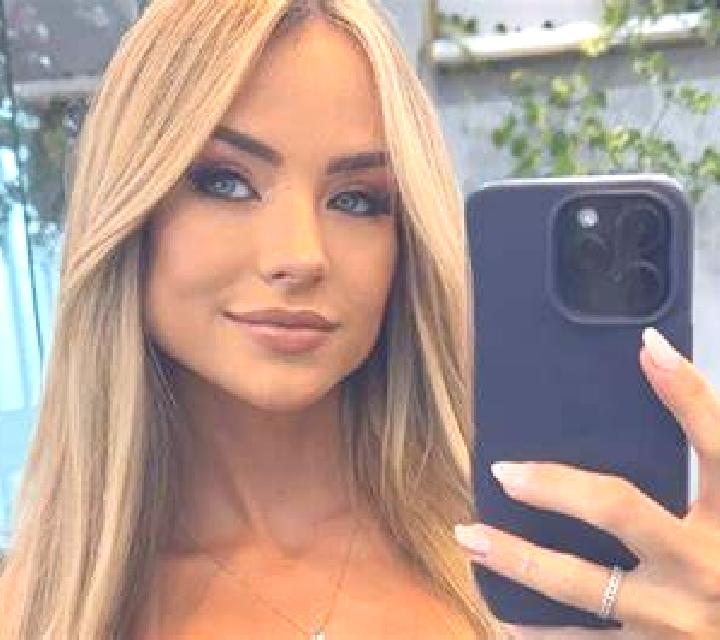 Gabriela 2 Cerezo de Rio Tiron escort