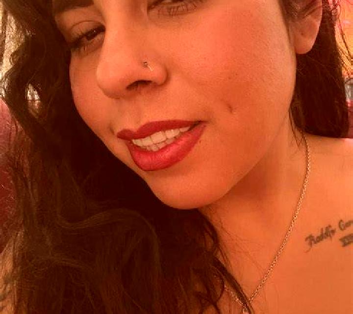 Gabriela Ledigos escort