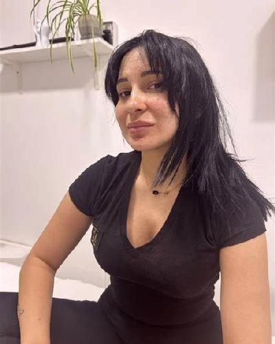 Isabella 2 Aladren escort