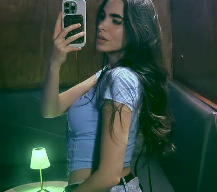 Jade 3 El Franco escort