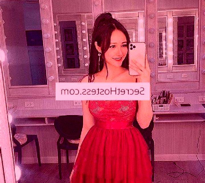 Jade El Arahal escort