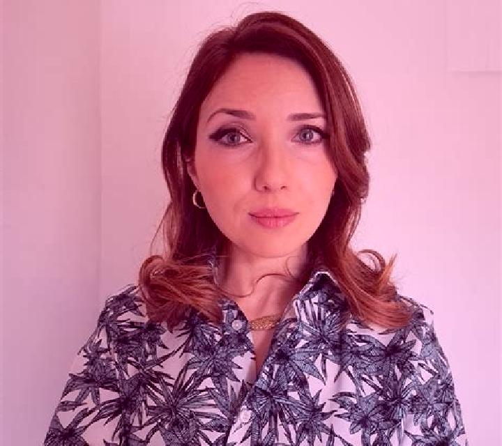 Julia 2 Bera escort