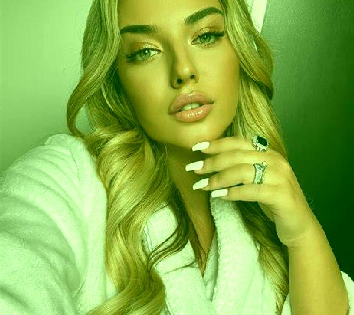 Julia 2 Leon escort
