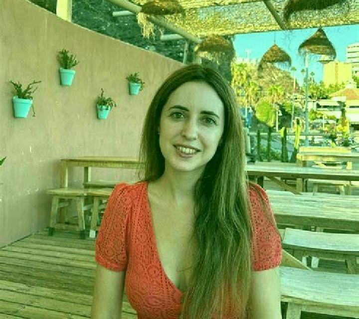 Julia 2 Ojos escort