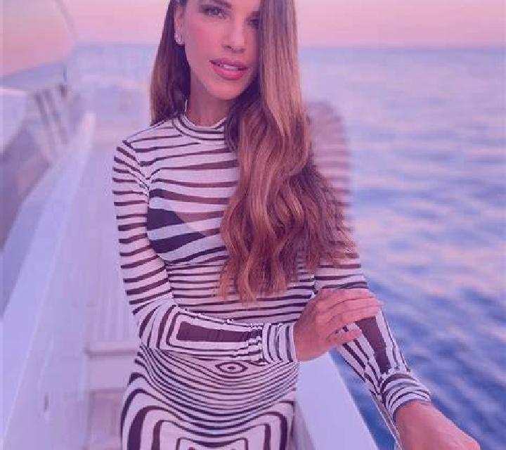 Julia 3 Penarroya de Tastavins escort
