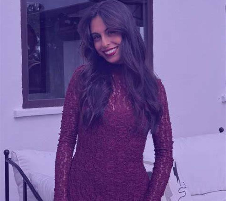 Julia Isasondo escort
