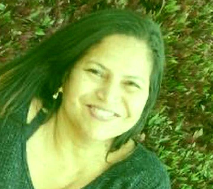 Julia Pinos Puente escort