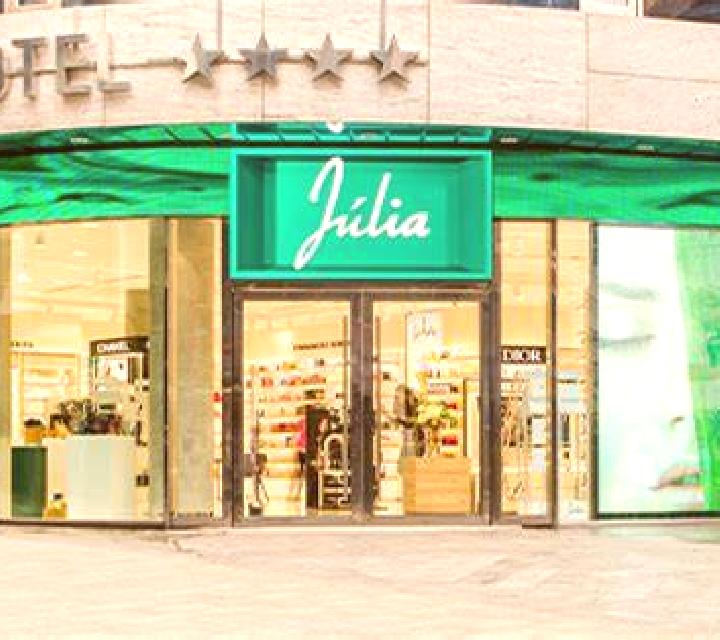 Julia Puerto Serrano escort
