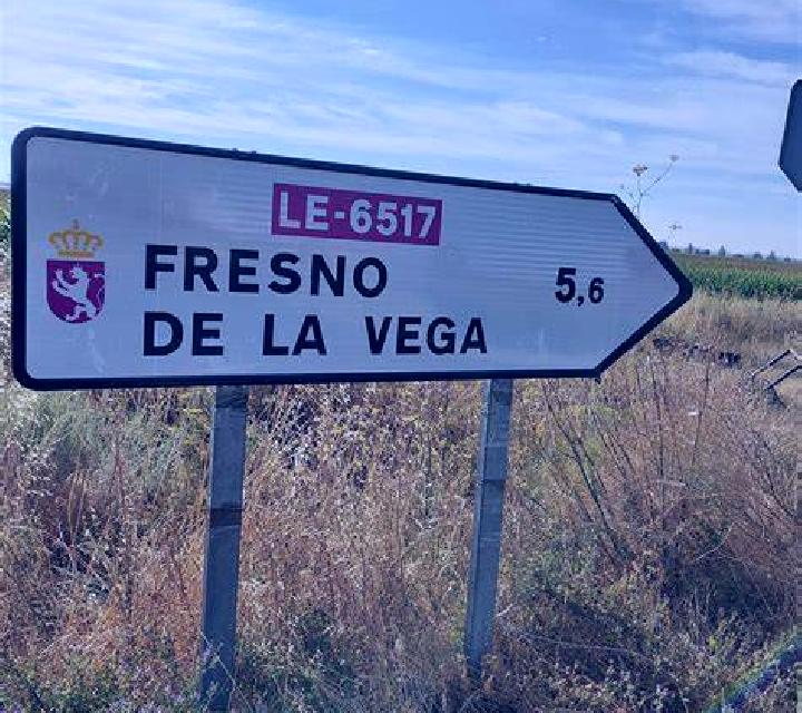 Laia 3 Josa escort