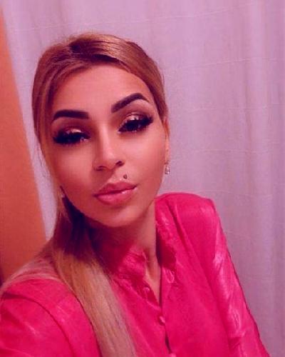 Lola 2 Castello d Empuries escort