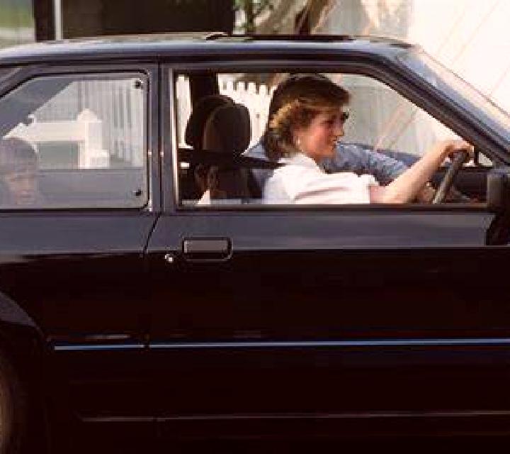 Lola Santutxu escort