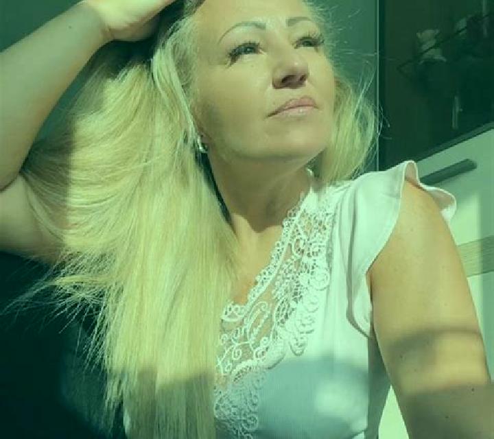 Lorena 3 Driebes escort