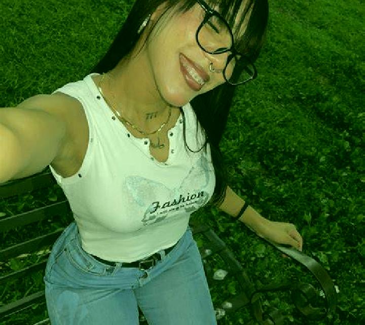 Lorena Fuentiduena escort