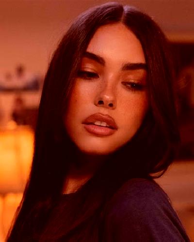 Lucía La Roca de la Sierra escort