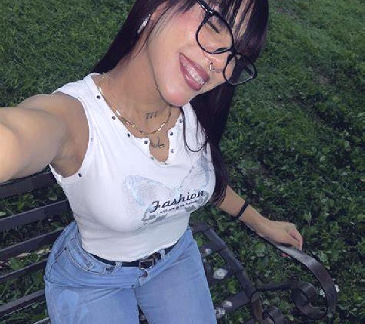 Luna 2 Poyales del Hoyo escort