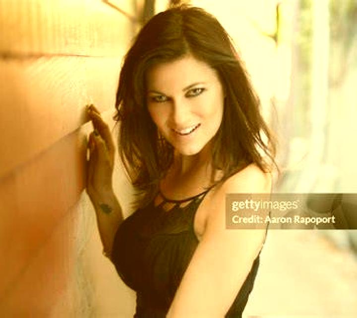Luna Almendral escort