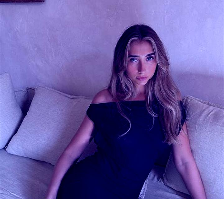 Manuela Teba escort