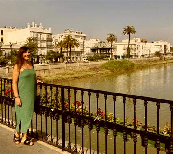 María Azuelo escort