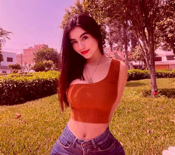Mariana Brunyola escort