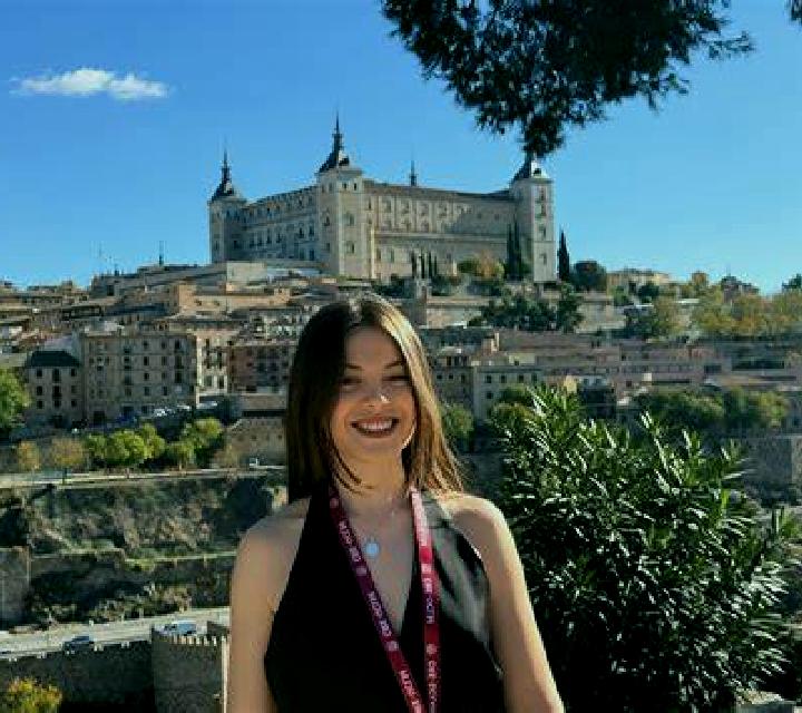 Marta 2 Yerri escort