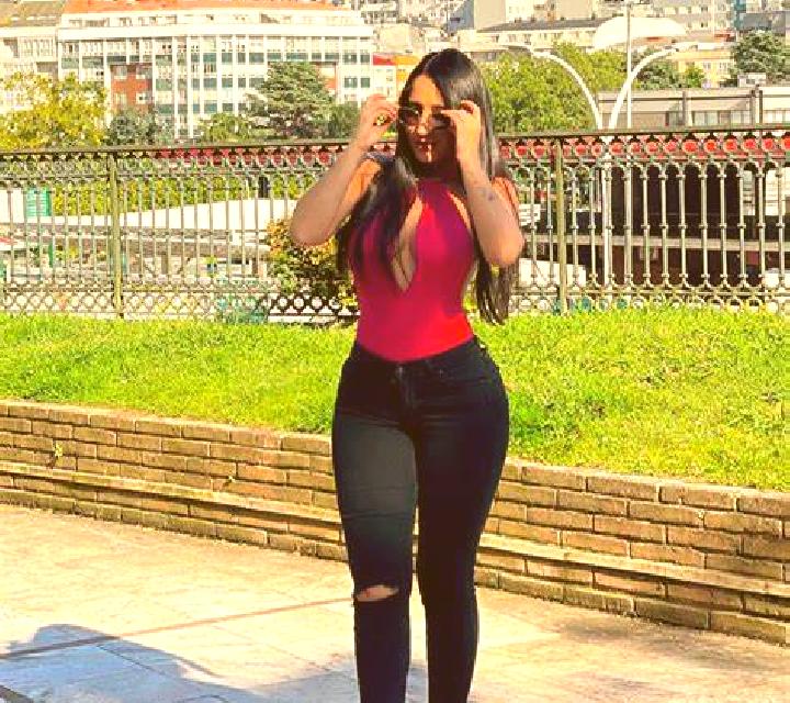 Nora 2 Albesa escort