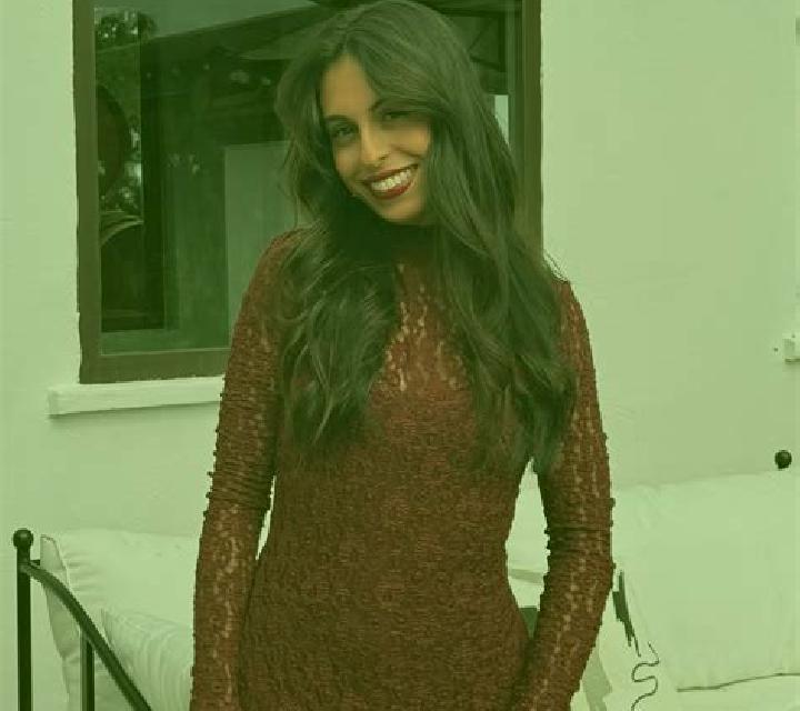 Nora 2 Metauten escort