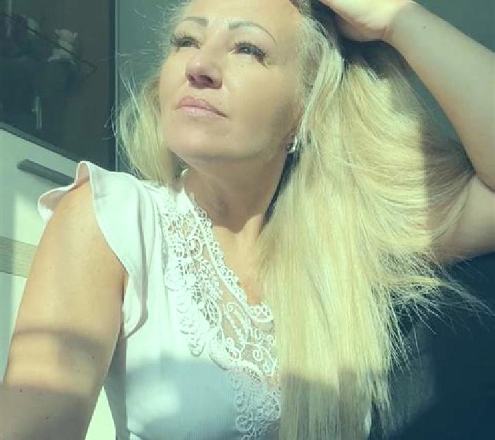 Nora 3 Pavias escort