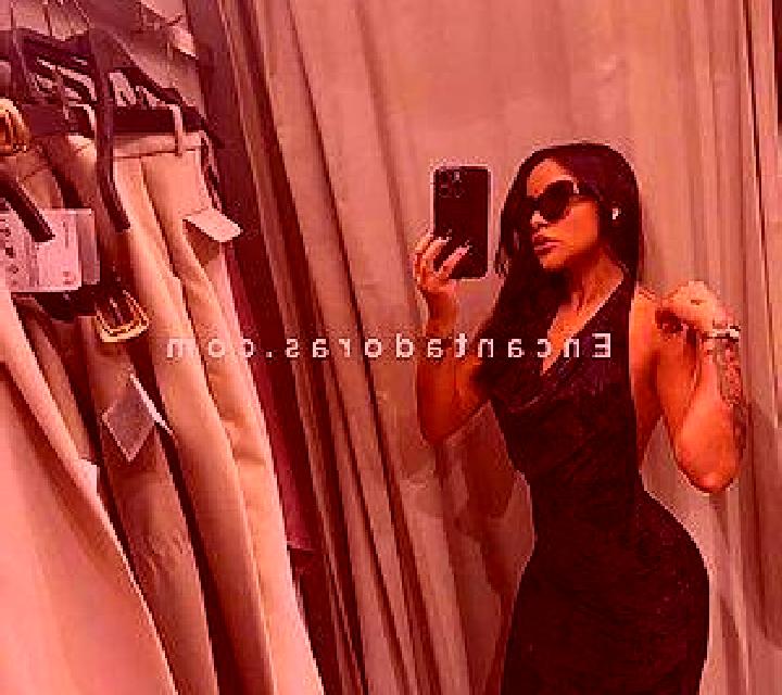 Olivia 3 Piles escort